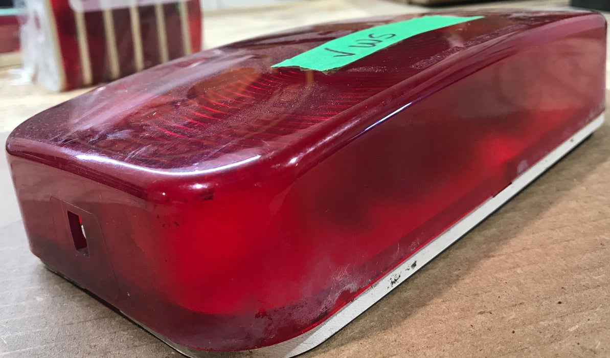 Used RV Tail Light Assembly SAE-AILRST 94 DOT