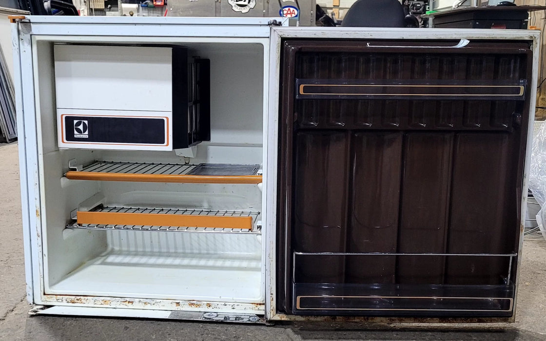 Used Complete Dometic Fridge, 3-Way - RM211