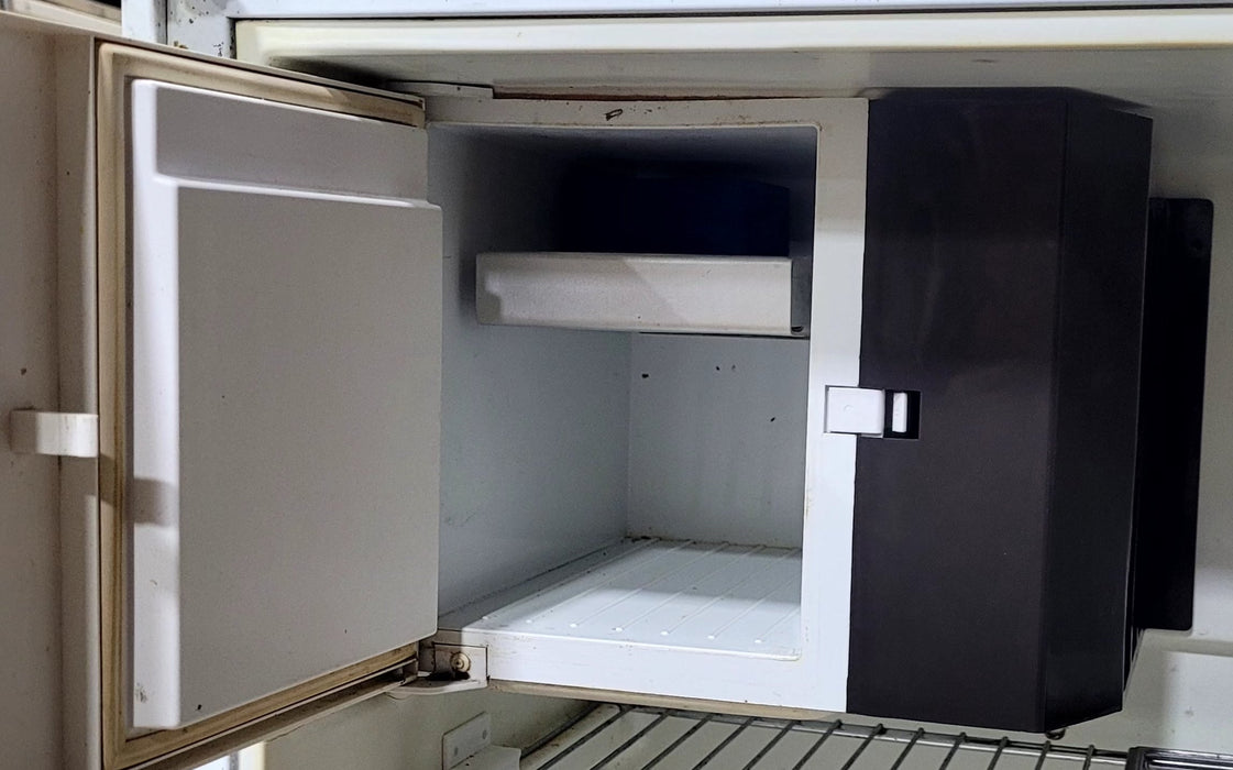 Used Complete Dometic Fridge, 3-Way - RM211