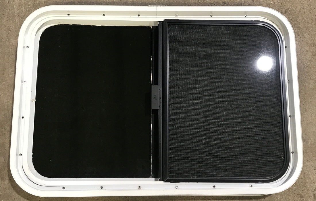 Used White Radius Opening Window : 29 1/2" W x 19 1/2" H x 1 7/8" D