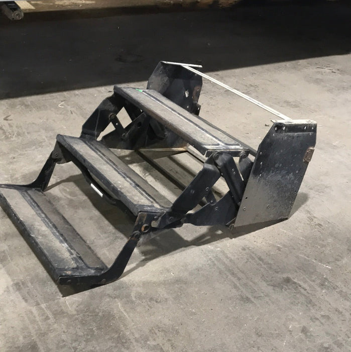 Used Manual Triple Fold Step - HICKORY SPRINGS - 16" H