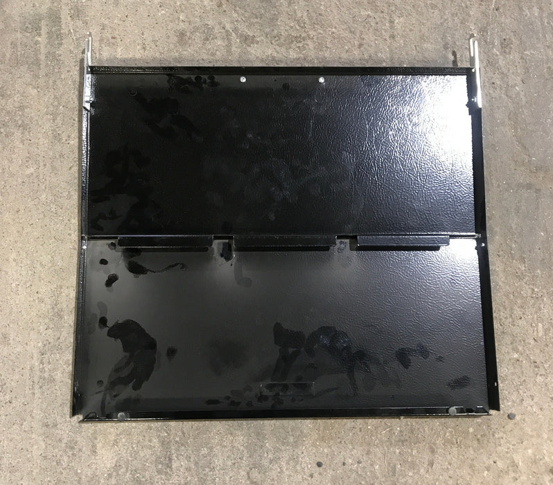 Used Magic Chef Bi-Fold Cover Black for CLY2242BDH