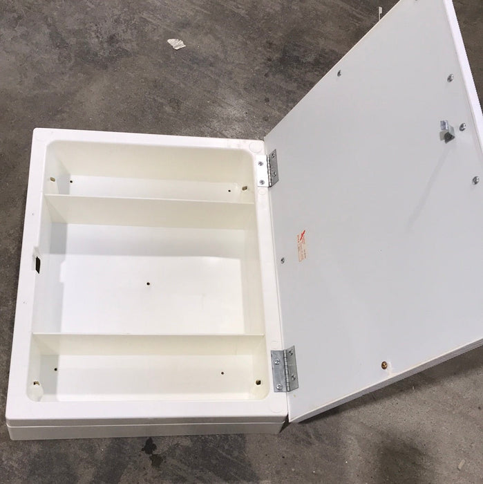 Used Mirrored Medicine Cabinet 19-1/2" H x 15-1/2" W x 3-1/2" D