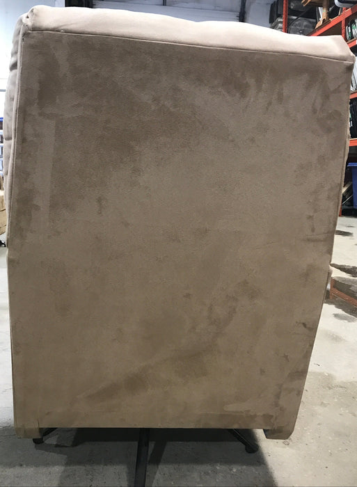 Used RV Chair - 39" H x 25" W x 20" D