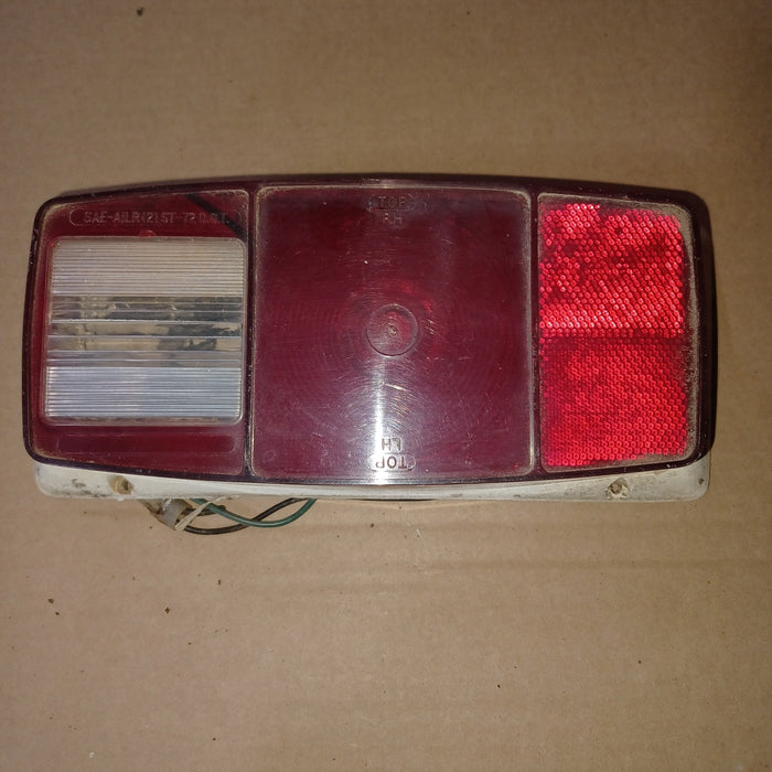 Used Microflex SAE-AILR(2) ST-72 D.O.T Taillight Assembly