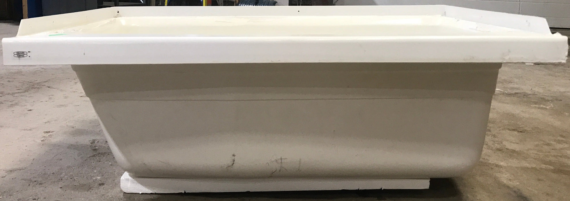 Used RV Bath Tub, Right Hand Drain - 36” L x 24" W