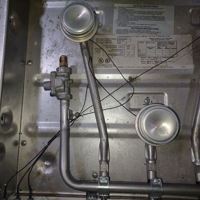 Used Suburban Range Stove 3 Burner - SRNA3SWWE