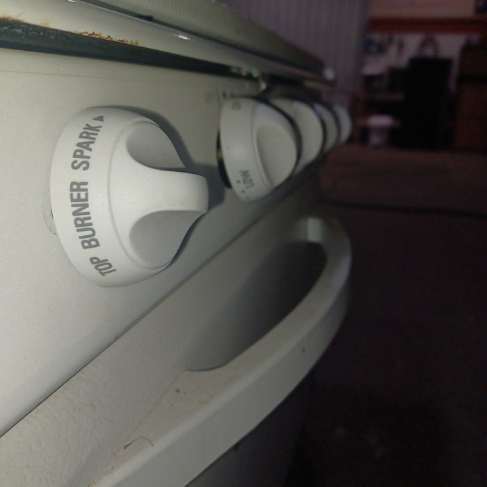 Used Suburban Range Stove 3 Burner - SRNA3SWWE
