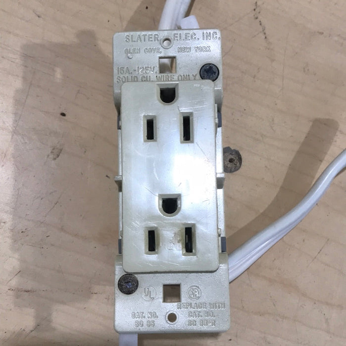 Used RV 125 Volt Wall Receptacle / Outlet - SC 85-R