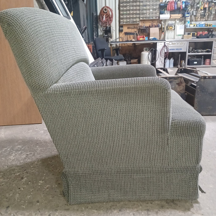 Used Young Farts RV Parts RV Chair - 27.5″ X 31″ X 34″