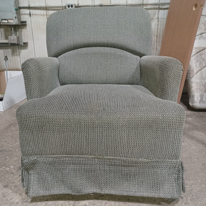 Used Young Farts RV Parts RV Chair - 27.5″ X 31″ X 34″