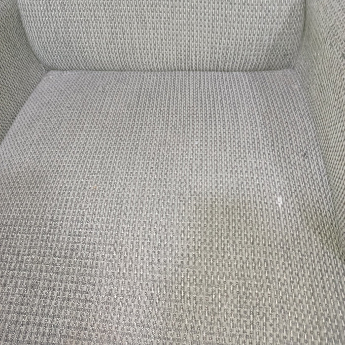 Used Young Farts RV Parts RV Chair - 27.5″ X 31″ X 34″