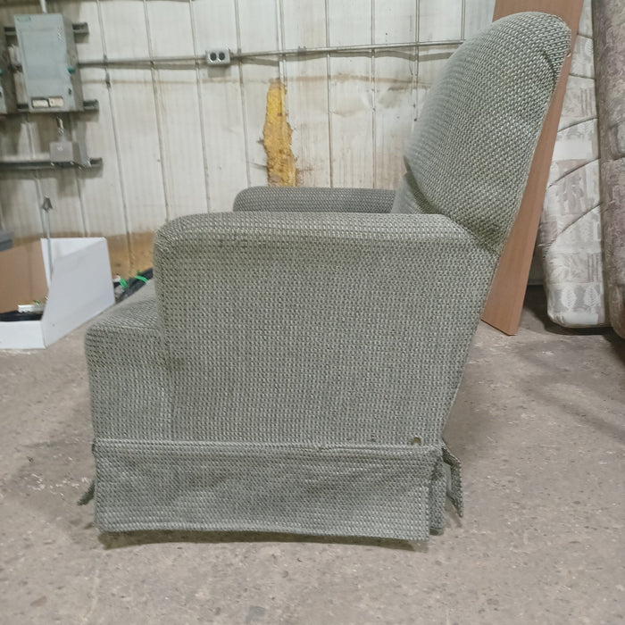Used Young Farts RV Parts RV Chair - 27.5″ X 31″ X 34″