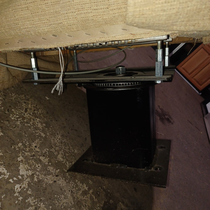 Used Young Farts RV Parts RV Chair - 19″ X 25″ X 37.5″