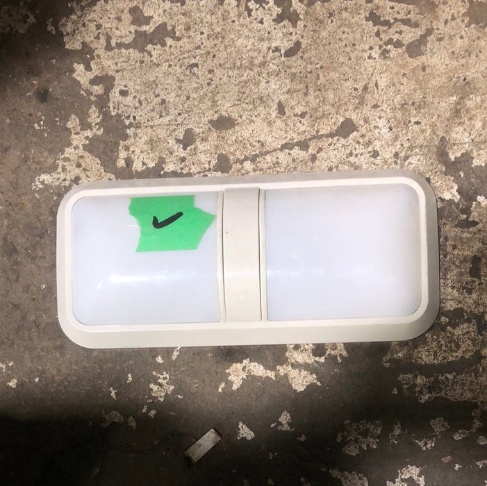 Used Light Fixture *DOUBLE* LR96696 WHITE - No Switch