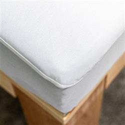Mattress Protector Lippert Components 2020218503 Thomas Payne ®, Queen, 60" x 80", Fits 10" High Mattress, White, Protects Against Stains/ Spills/ Dander/ Dust Mites, Breathable/ Waterproof Barrier, Hypoallergenic, PVC-Free