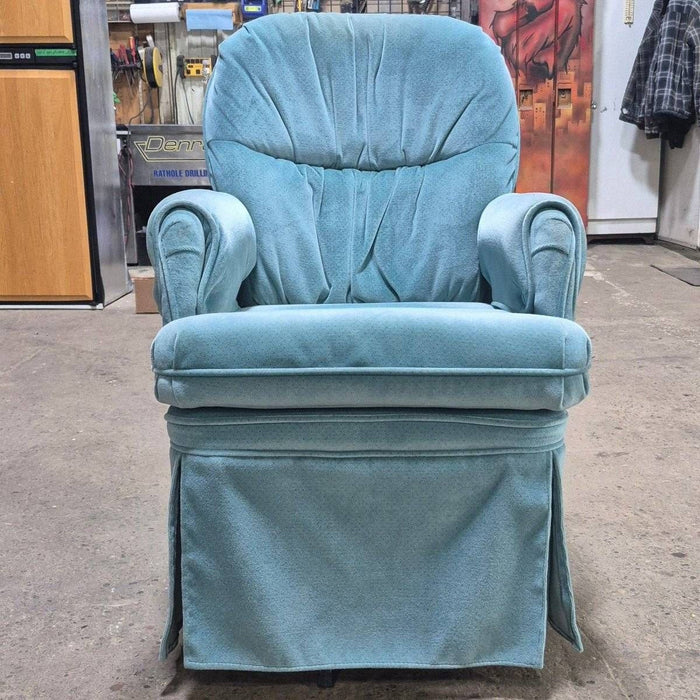Used RV Chair - 38 1/4" H x 25" W x 28" D