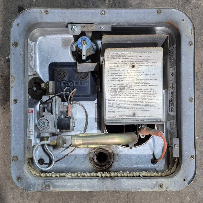 Used Complete Suburban Hot Water Heater, 6 Gallon - SW6D - 12.5 X 12.5 X 18.75