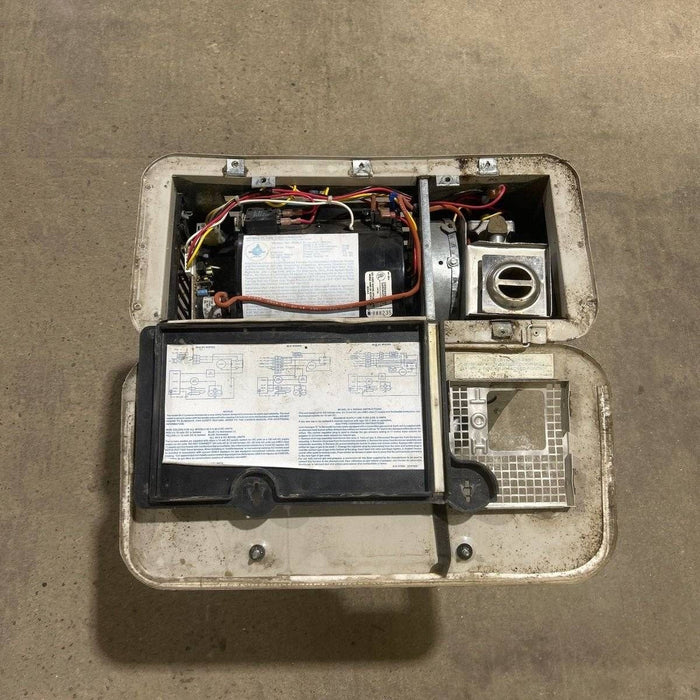 25000 BTU USED 8525 II HYDROFLAME RV Propane Furnace