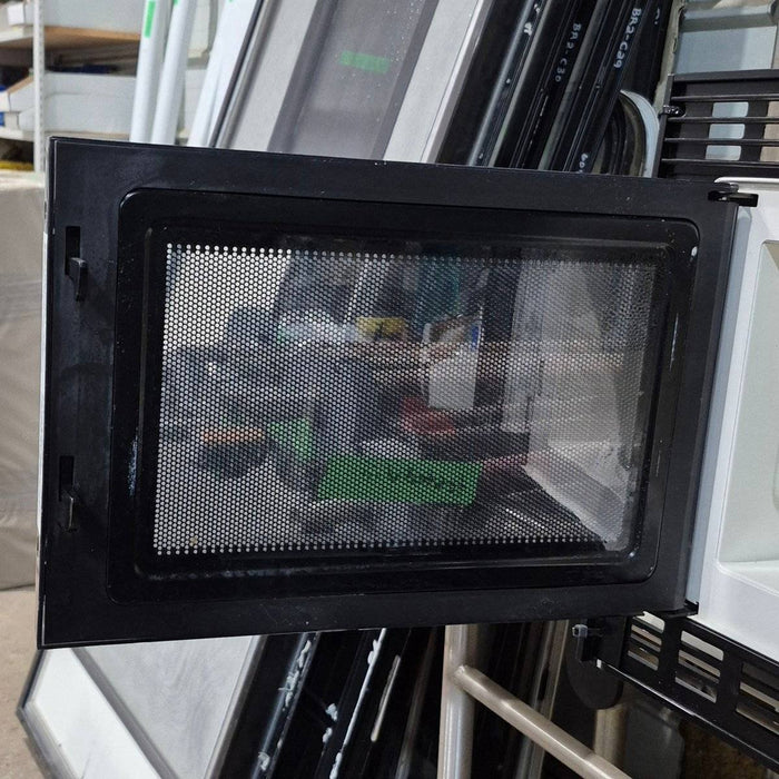 Used Panasonic Microwave - NN-4461C - 12" x 21.625" x 14"