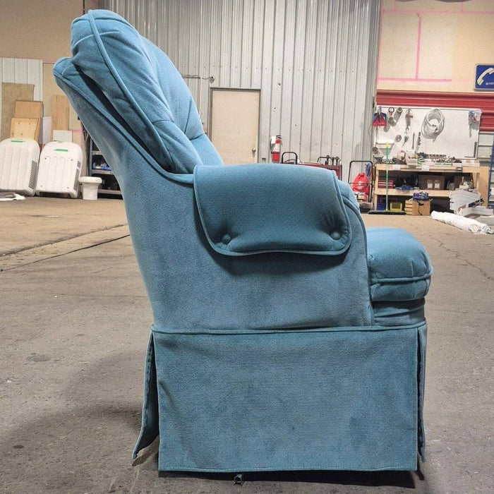 Used RV Chair - 38 1/4" H x 25" W x 28" D