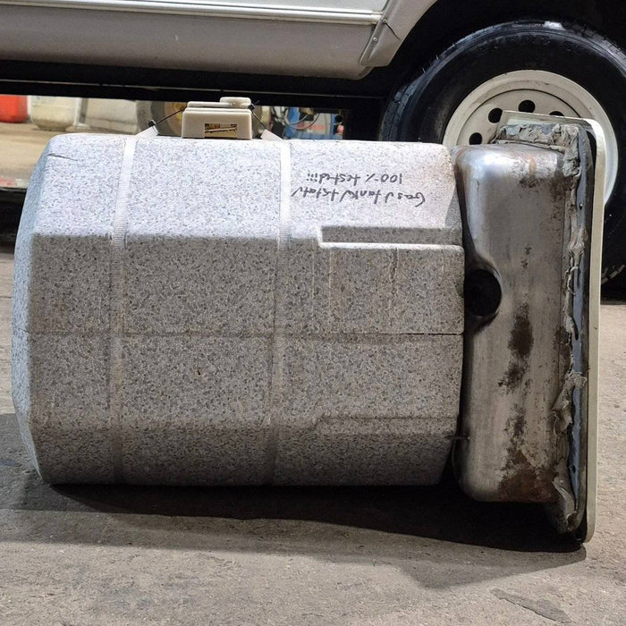 Used Complete Suburban Hot Water Heater, 6 Gallon - SW6D - 12.5 X 12.5 X 18.75