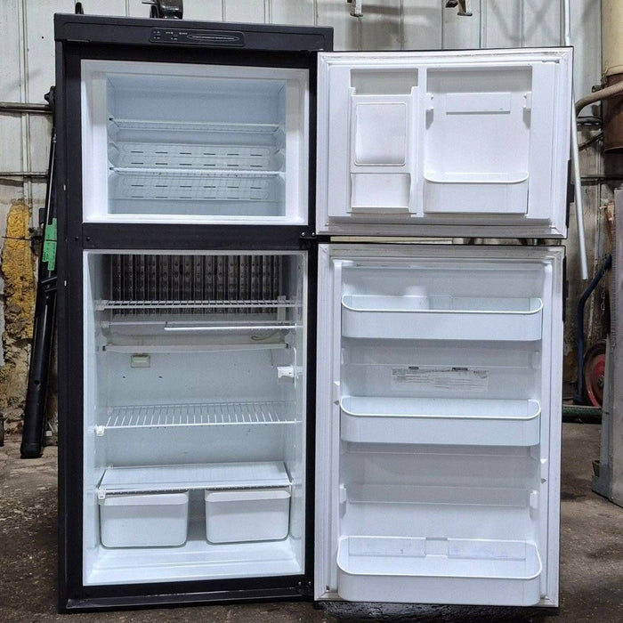 Used Complete Dometic Fridge, 2-Way - DM2652RBX