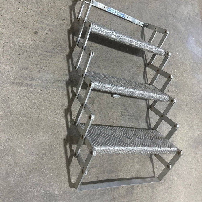 Used HIJACKER Aluminum Truck Camper Step - 3 step