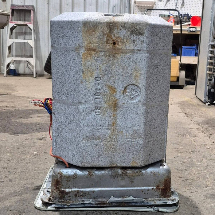 Used Complete Suburban Hot Water Heater, 6 Gallon - SW6D - 12.5 X 12.5 X 18.75