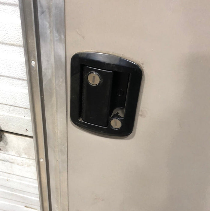 Used Rv Radius Entry Door 25 1/2 x 70 1/2 Lipper V000290171