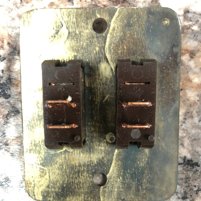 Used 12v RV Double Light Switch