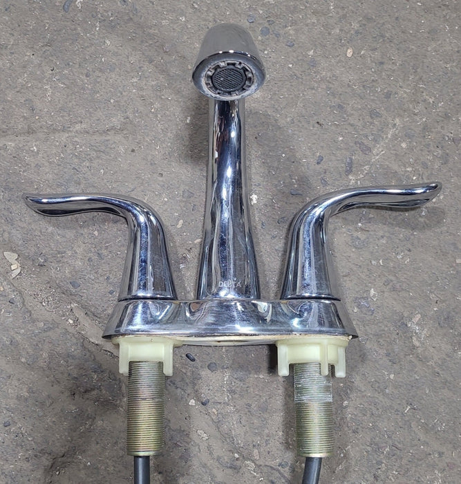 Used 4" Bathroom Faucet, Chrome, Chrome Handles