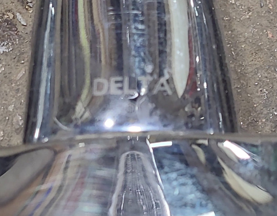 Used 4" Bathroom Faucet, Chrome, Chrome Handles