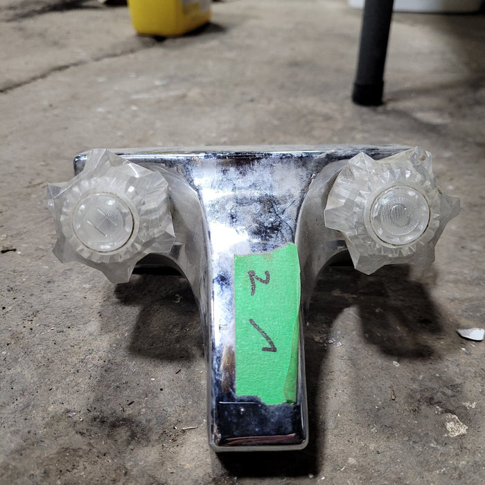 Used 4" Bathroom Faucet, Chrome, Clear Knobs