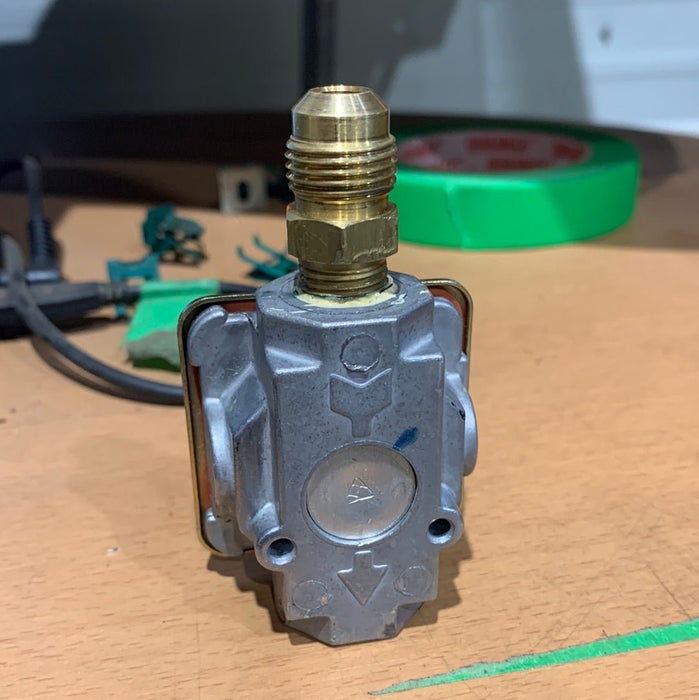 Used Atwood / Wedgewood Propane Regulator - 4725G0006B