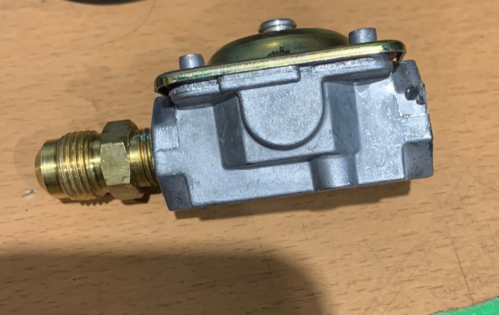 Used Atwood / Wedgewood Propane Regulator - 4725G0006B