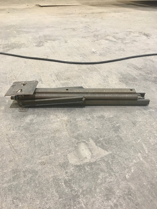 Used C-Type Stabilizing Jack