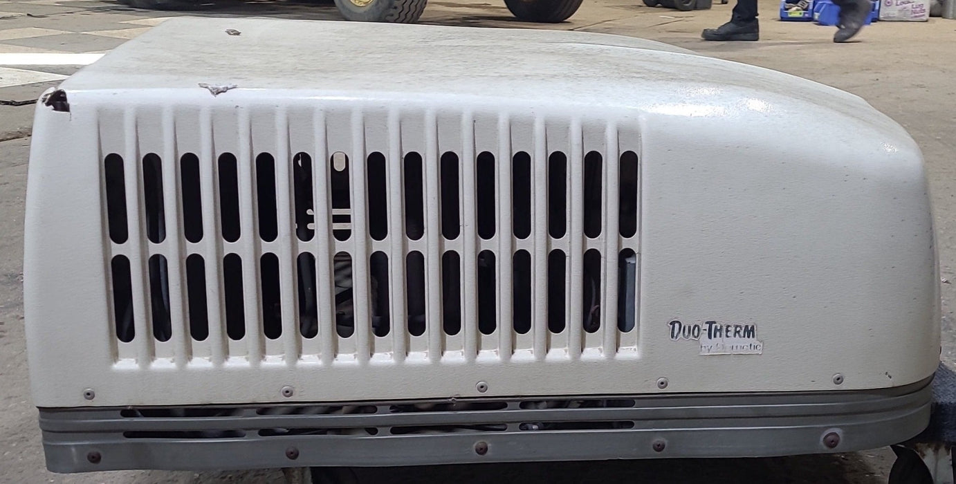 Used Dometic Air Conditioner, Head Unit, 13500 BTU, Cool Only - 58935.602
