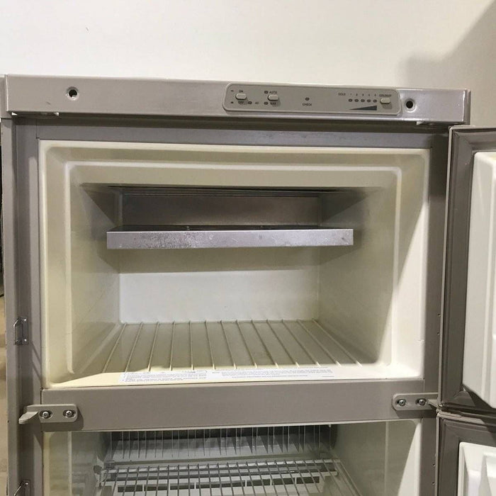 Used Complete Dometic Fridge, 2-Way - RM2620RX