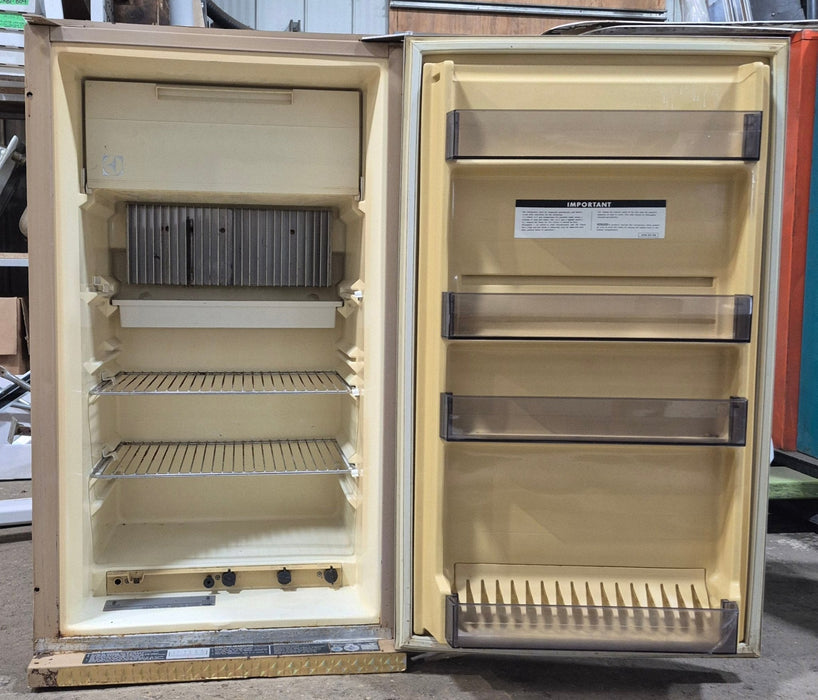 Used Complete Dometic Fridge, 3-Way - RM661