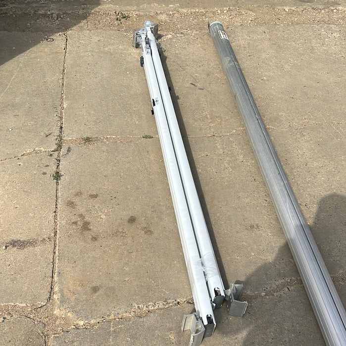 Used Complete Manual Awning Dometic / A&E 16' New Canvas