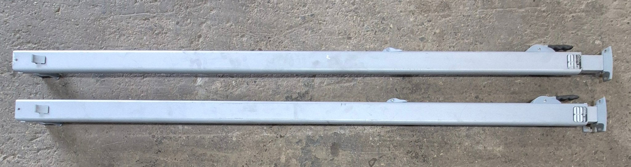Used Complete Manual Awning Dometic / A&E 20' Used Canvas