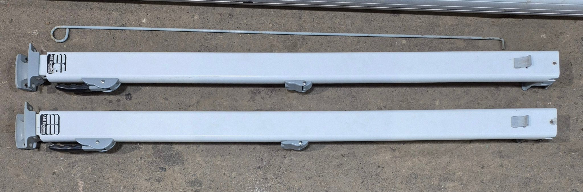 Used Complete Manual Awning Dometic / A&E 7' No Canvas