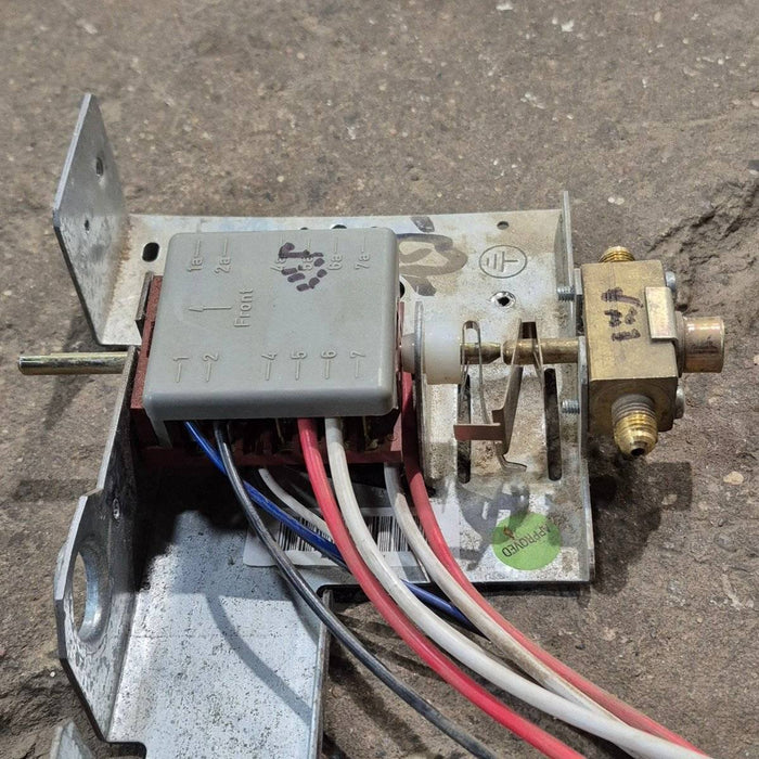 Used Dometic 3-Way Selector Switch and Manual Gas Valve, With Bracket -  2932614015