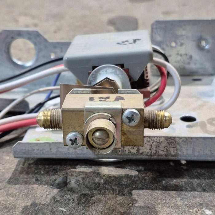 Used Dometic 3-Way Selector Switch and Manual Gas Valve, With Bracket -  2932614015