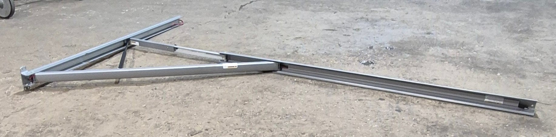 Used Dometic 9100 Power Awning Arm Standard Model RH Power 65 1/2" with Adjustable Pitch Arm 8952002.400P