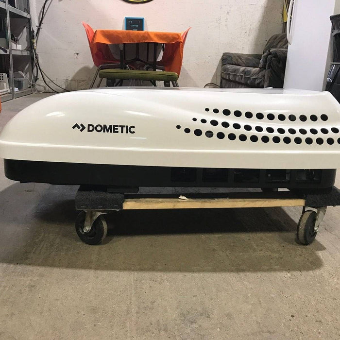 Used Dometic Air Conditioner, Head Unit, 13500 BTU, Cool Only - 640315C751C0 (Penguin)