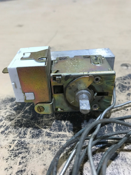 Used Dometic Combo Thermostat 2007199009