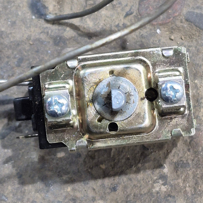 Used Dometic / Duo-therm Air Conditioner Thermostat - 3100781008