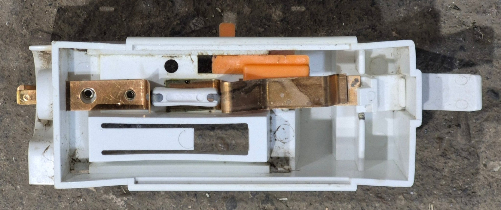 Used Dometic Fridge Light Socket Assembly - 2007282003